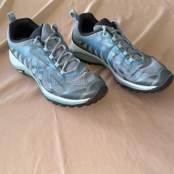 Merrell Siren Edge 3 Wide Width Women’s Hiker in Rock & Bluestone Wide Size 9W - Picture 2 of 15